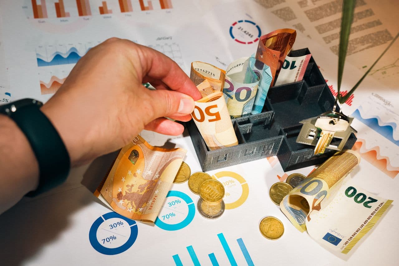 Best Inflation Hedges for Small Investors in 2026